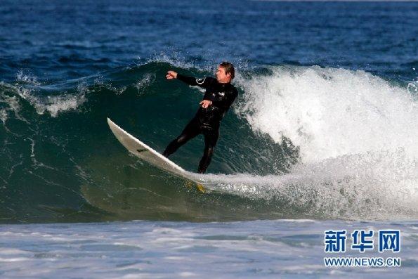 三大指数均指跌逾2% 上涨个股仅剩160只